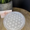 Seleniet Schijf met Gegraveerde Flower of Life – 12 cm