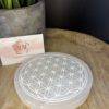 Seleniet Schijf met Gegraveerde Flower of Life – 12 cm