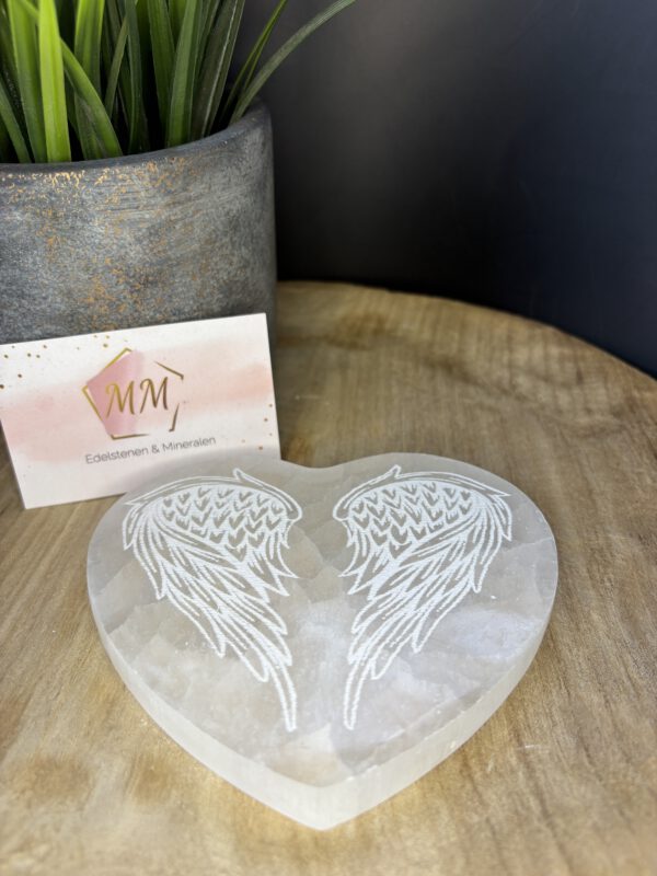 Seleniet Hart-Schijf – 12 cm met Gegraveerde Engelenvleugels