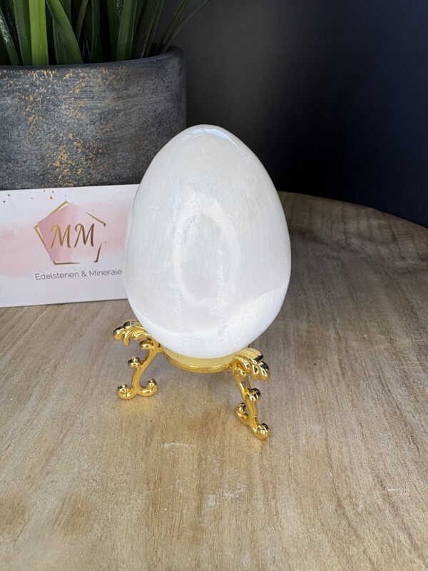 Seleniet Ei op Standaard – ±9 cm